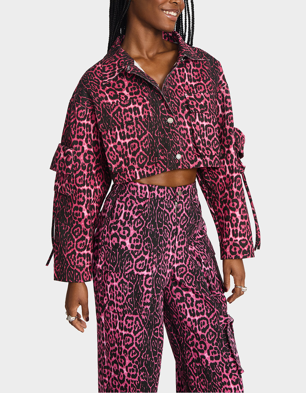 YUKI CROPPED JACKET PINK Women's Cargo Leopard Long-Sleeved Denim Jacket | Betsey Johnson Classic