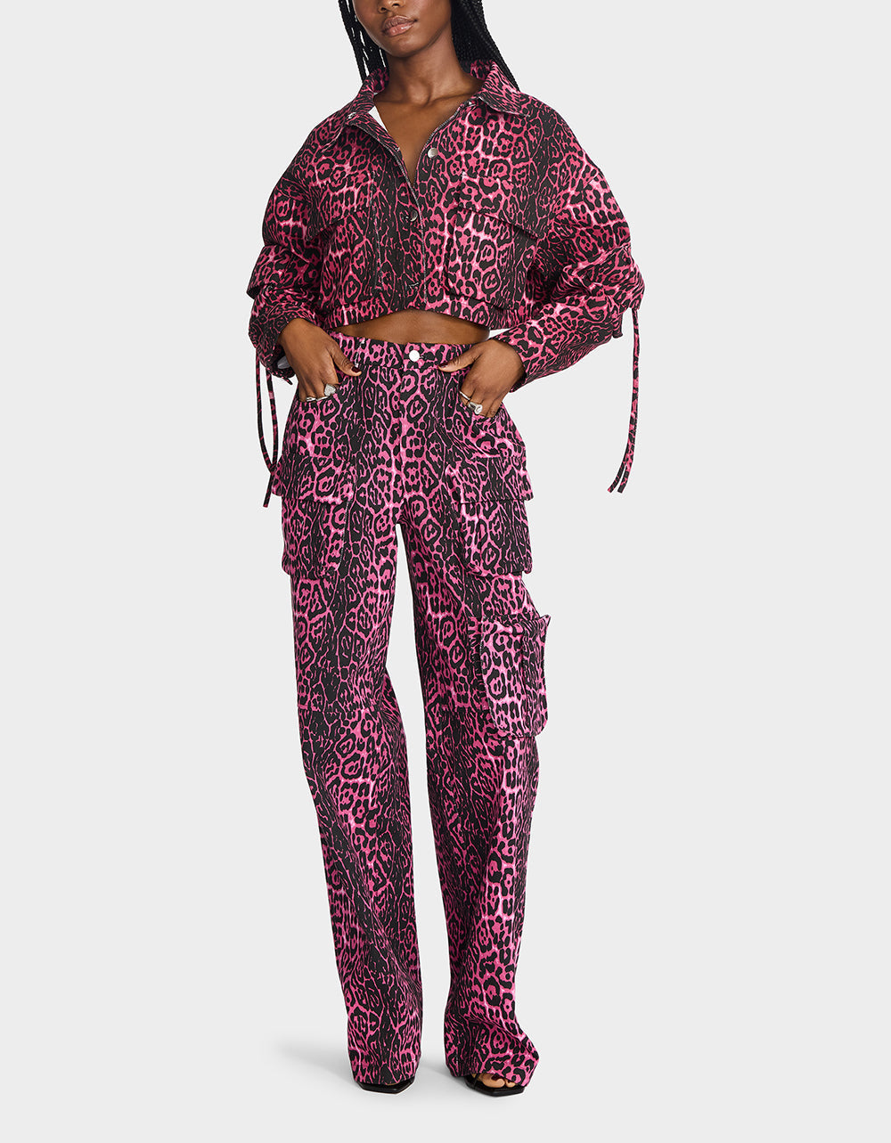 YUKI CROPPED JACKET PINK Women's Cargo Leopard Long-Sleeved Denim Jacket | Betsey Johnson Classic