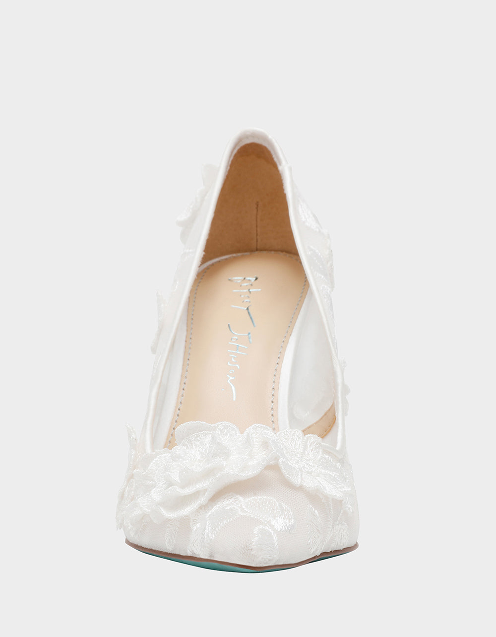 AIMEY Ivory Pointed-Toe Stiletto Pump Heel | Betsey Johnson Classic
