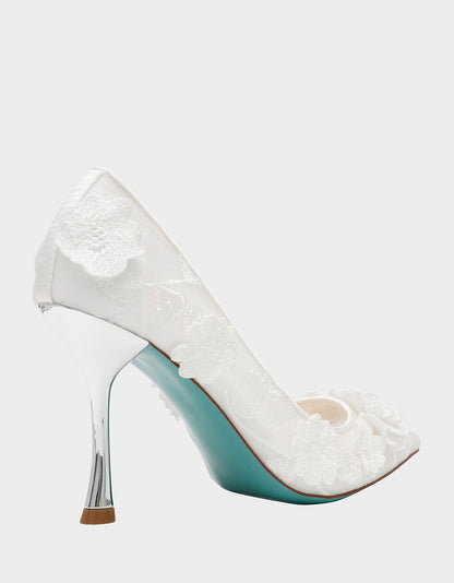 AIMEY Ivory Pointed-Toe Stiletto Pump Heel | Betsey Johnson Classic