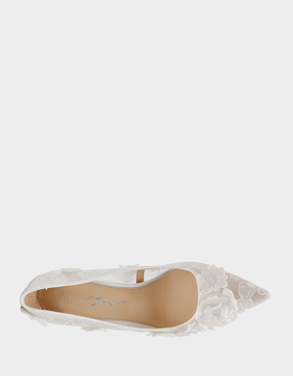AIMEY Ivory Pointed-Toe Stiletto Pump Heel | Betsey Johnson Classic